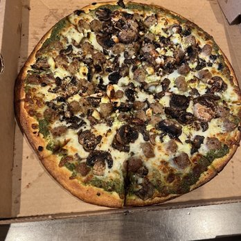 Nik n Willies Pizza of Mammoth - Stella - Pizza Near Me - Mammoth Lakes, California Nik n Willies Pizza of Mammoth - Stella - Pizza Near Me - Mammoth Lakes, California