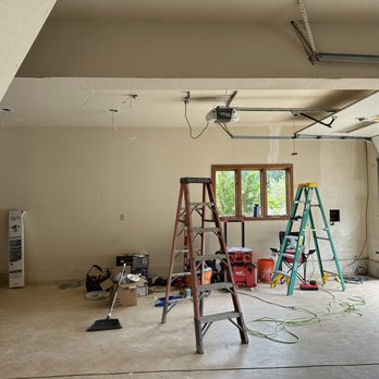 Monroy Remodeling - Working on lights - Electricians Near Me Monroy Remodeling - Working on lights - Electricians Near Me