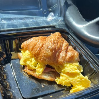 Common Bond Bistro & Bakery - Heights - Bakeries Near Me - Houston, Texas Common Bond Bistro & Bakery - Heights - Bakeries Near Me - Houston, Texas