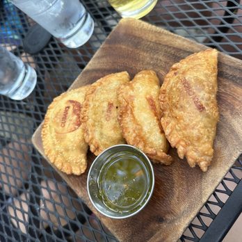 Ché - Empanadas - Argentine Near Me - Cincinnati, Ohio Ché - Empanadas - Argentine Near Me - Cincinnati, Ohio