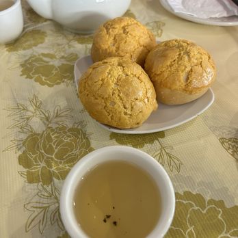 Yummy House - Jasmine tea and pineapple buns - Dim Sum Near Me - Kenner, Louisiana