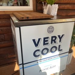 Cream Coffee Bar - Nitro machine