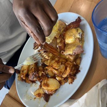 @ The Diner - Benedict - Breakfast & Brunch Near Me - Orlando, Florida