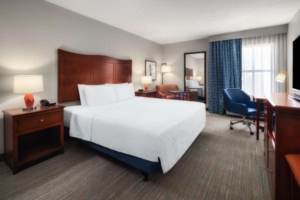 Hampton Inn & Suites El Paso-Airport by null
