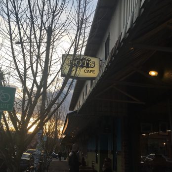 Dots Cafe - Outside w/seating - Dive Bars Near Me - Portland, Oregon