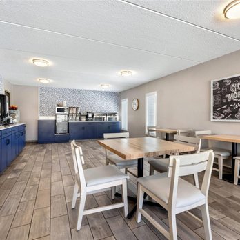 AmericInn by Wyndham Baxter Brainerd - Breakfast Area - Hotels Near Me - Baxter, Minnesota AmericInn by Wyndham Baxter Brainerd - Breakfast Area - Hotels Near Me - Baxter, Minnesota