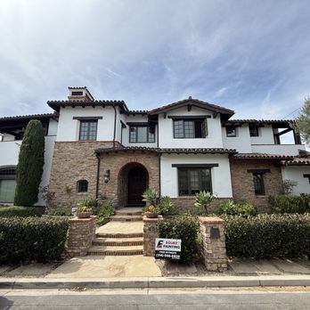 Eguez Painting - Exterior transformation complete. Santa Barbara stucco finished with a clean, elegant look and attention to every detail. - Painters Near Me Eguez Painting - Exterior transformation complete. Santa Barbara stucco finished with a clean, elegant look and attention to every detail. - Painters Near Me