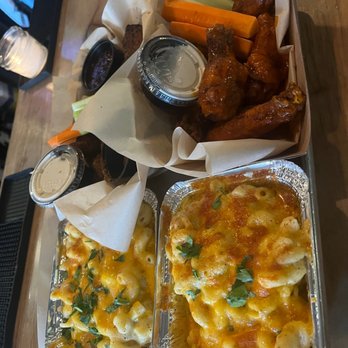 Craft House - Mac & Cheese Craft Wings - Bars Near Me - Tompkinsville, New York Craft House - Mac & Cheese Craft Wings - Bars Near Me - Tompkinsville, New York