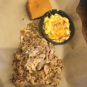 Mission BBQ - Pulled chicken, macaroni and cheese (XL combo) - Barbeque Near Me - Jacksonville, Florida