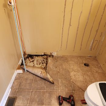 Bonds Remodeling - Mold and flooring damage, we take care of it and get you fixed up right. - General Contractors Near Me - Benton, Kentucky