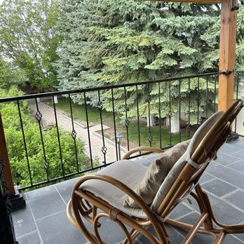Tridyne Construction - Basalt stone tile and metal railings - General Contractors Near Me - Los Angeles, California
