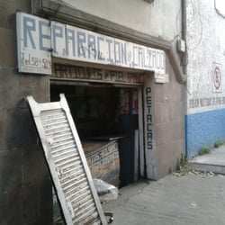 Reparación de Calzado en Campeche - Vista lateral de la fachada...