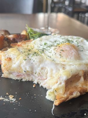 Le French DTC Belleview Station by null