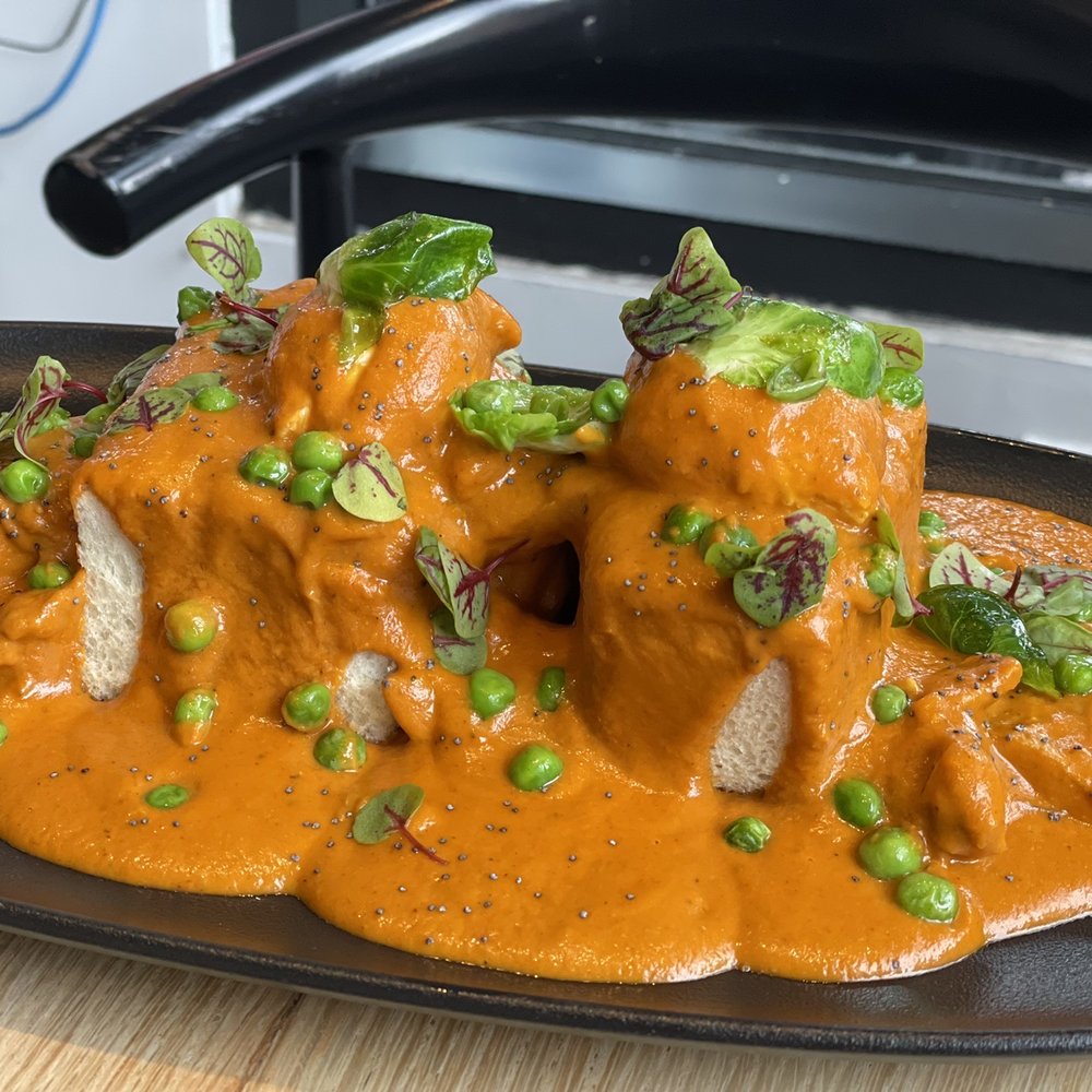 India Rosa - Butter chicken egg benedict - Indian Near Me - Montreal, Quebec India Rosa - Butter chicken egg benedict - Indian Near Me - Montreal, Quebec