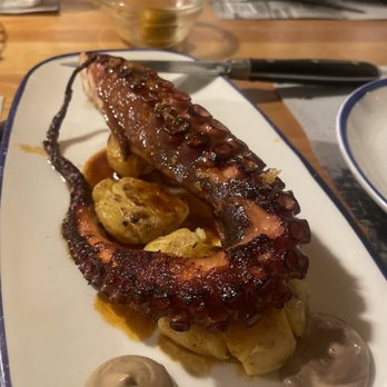 Vermutería La Rosa - Octopus leg - Tapas Bars Near Me - Palma, PM Vermutería La Rosa - Octopus leg - Tapas Bars Near Me - Palma, PM