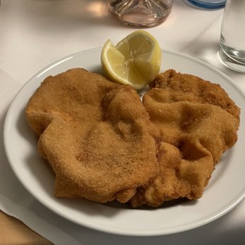 Figlmüller - Kalbsschnitzel - Austrian Near Me - Vienna, 9