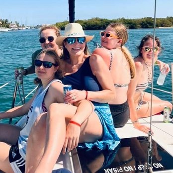 Sailing Isla Charters - Sailing with friends and family - Sailing Near Me Sailing Isla Charters - Sailing with friends and family - Sailing Near Me