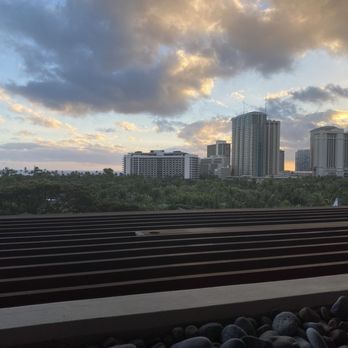 Solera - Sunset view - Lounges Near Me - Honolulu, Hawaii