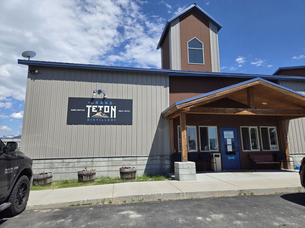 Grand Teton Distillery Logo