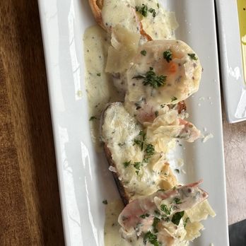 GIO Modern Italian Restaurant - Chesterfield - Whiskey Shrimp (happy hour portion is 2) - Italian Near Me - Chesterfield, Missouri GIO Modern Italian Restaurant - Chesterfield - Whiskey Shrimp (happy hour portion is 2) - Italian Near Me - Chesterfield, Missouri