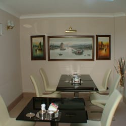Green Gables Guest House - Modern furniture in a Victorian building