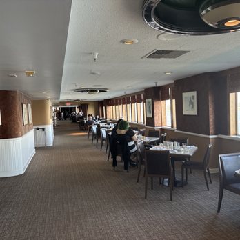 Chelsea Chowder House & Bar - Dining room - Seafood Near Me - Long Beach, California