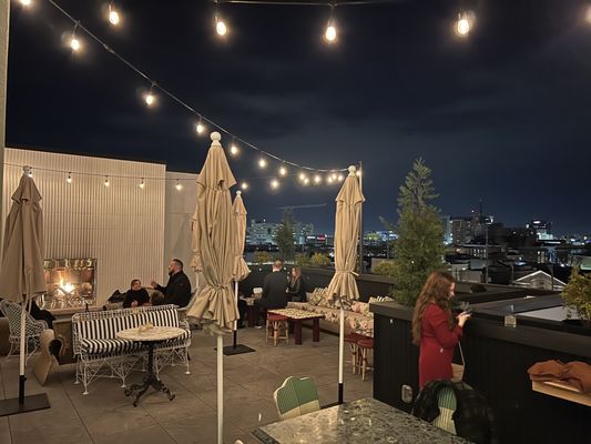 Bar Genevieve by null