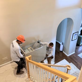 COLD CLOUD Air Conditioning - We lay down floor covers -- not just the work area, but everywhere we move during the job. Keep it clean and tidy. - Heating & Air Conditioning/HVAC Near Me - Glendale, California