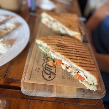 Farmhouse Cafe - Breakfast & Brunch Near Me - Honolulu, Hawaii Farmhouse Cafe - Breakfast & Brunch Near Me - Honolulu, Hawaii