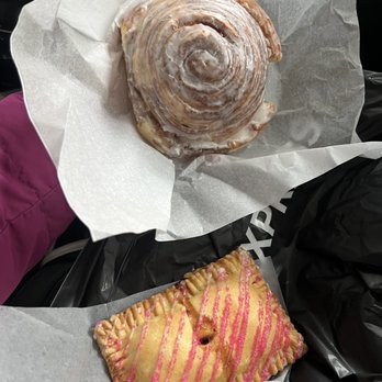 Bake Haus 232 - The BEST cinnamon roll and pop tart - Desserts Near Me - Winter Park, Colorado Bake Haus 232 - The BEST cinnamon roll and pop tart - Desserts Near Me - Winter Park, Colorado