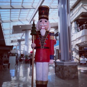 The Shops at Santa Anita - Lovely Christmas decor 2023 - Shopping Centers Near Me - Arcadia, California The Shops at Santa Anita - Lovely Christmas decor 2023 - Shopping Centers Near Me - Arcadia, California