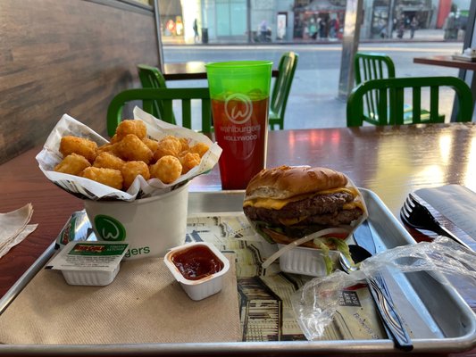 Wahlburgers by null