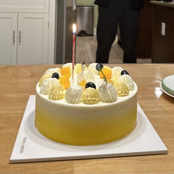 Tous Les Jours - Mango cloud cake - Coffee & Tea Near Me - Austin, Texas