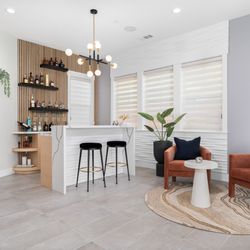 Remark Interiors - Modern bar design