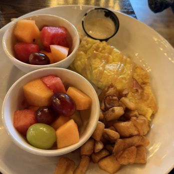 Relish Supper Club - Ham & Gruyere omelette - Supper Clubs Near Me - Germantown, Wisconsin Relish Supper Club - Ham & Gruyere omelette - Supper Clubs Near Me - Germantown, Wisconsin