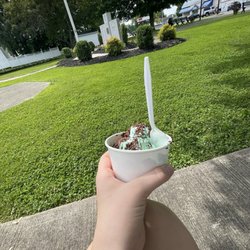 Big Bo's - This is a small ice cream which I find huge but for little pricing!