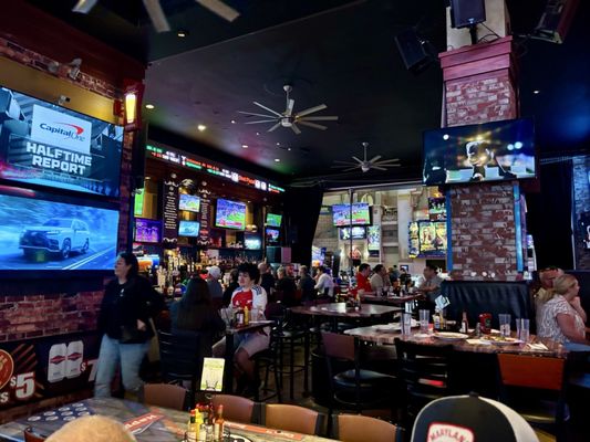 Blondies Sports Bar & Grill by null