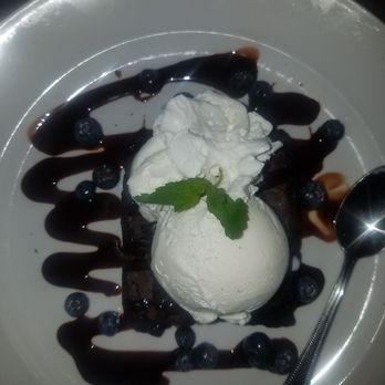 Anna's Harborside Grille - Brownie Sundae - American Near Me - Plymouth, Massachusetts Anna's Harborside Grille - Brownie Sundae - American Near Me - Plymouth, Massachusetts