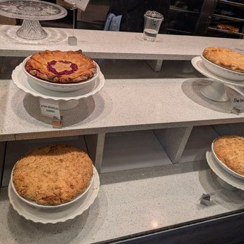 A La Mode Pies West Seattle - Desserts Near Me - Seattle, Washington