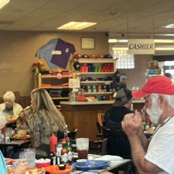 Sykes Diner - Great vibe- shop on the other side of the restaurant. Don't leave without buying an $8 colorful souvenir Sykes mug!!!! - Diners Near Me - Kalispell, Montana