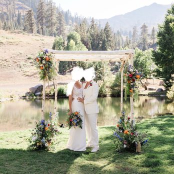 Sparks Florist - The chuppah and floral decorations - Florists Near Me - Reno, Nevada Sparks Florist - The chuppah and floral decorations - Florists Near Me - Reno, Nevada
