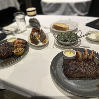 Morton's The Steakhouse - Steakhouses Near Me - Honolulu, Hawaii Morton's The Steakhouse - Steakhouses Near Me - Honolulu, Hawaii