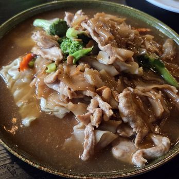 Si Uthai Restaurant And Cafe - Lahd Nah with pork. - Thai Near Me - Clifton Park, New York Si Uthai Restaurant And Cafe - Lahd Nah with pork. - Thai Near Me - Clifton Park, New York