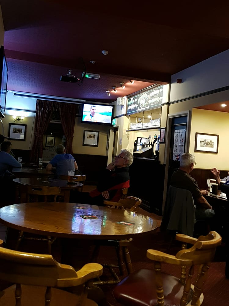 THE TIPPINGS ARMS Updated August 2024 Poolstock Lane, Wigan