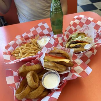 Dad's Dog & Burger - Burgers Near Me - Pittsburgh, Pennsylvania Dad's Dog & Burger - Burgers Near Me - Pittsburgh, Pennsylvania