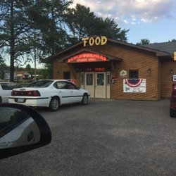 Benchwarmer Grille - Benchwarmers has a small town aesthetic to it