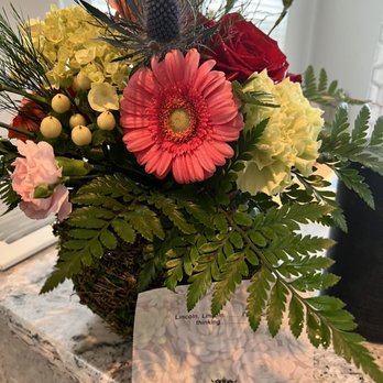 Apple Creek Flowers - Florists Near Me - Woodstock, Illinois Apple Creek Flowers - Florists Near Me - Woodstock, Illinois