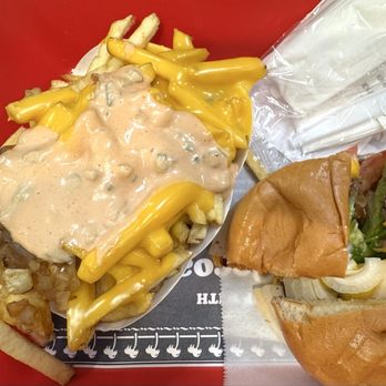 In-N-Out Burger - Fast Food Near Me - Northridge, California