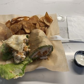Diane Mina's Backyard Bar & Eats - Beer Bar Near Me - Burbank, California