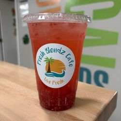 Fresh Blendz Cafe - Raspberry Lemonade